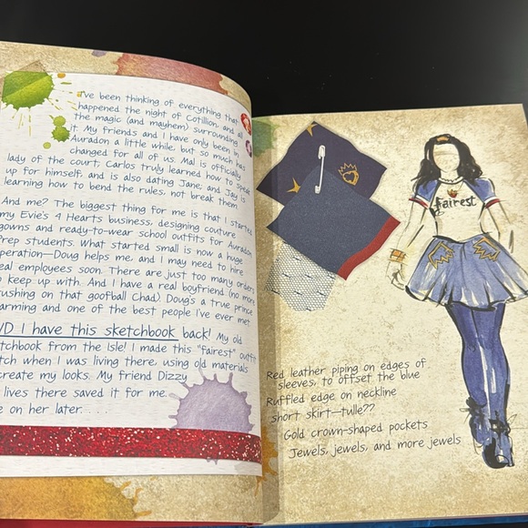 Disney Descendants 2: Evie’s Fashion Book - Hardcover Book - Picture 7 of 9